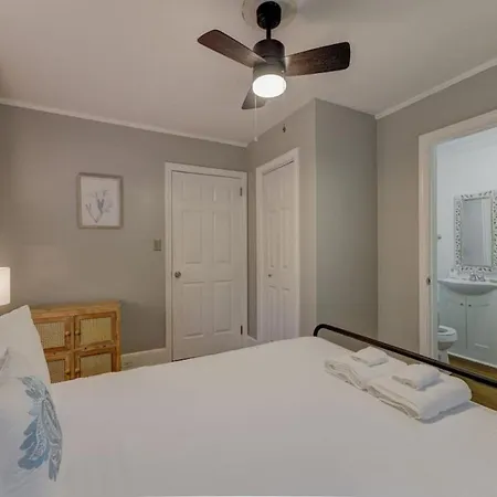 Lounge On Lincoln-Pet Friendly Villa